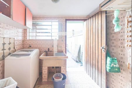 Casa à venda com 210m², 3 quartos e 2 vagasÁrea de Serviço