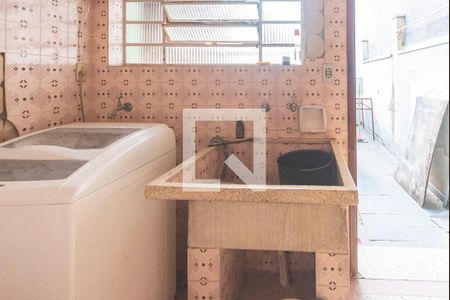 Casa à venda com 210m², 3 quartos e 2 vagasÁrea de Serviço