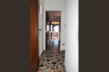 Casa à venda com 243m², 3 quartos e 3 vagasDetalhe - Corredor