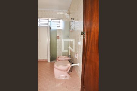 Casa à venda com 243m², 3 quartos e 3 vagasDetalhe - Banheiro Social