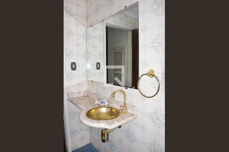 Casa à venda com 243m², 3 quartos e 3 vagasDetalhe - Banheiro Social