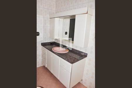 Casa à venda com 243m², 3 quartos e 3 vagasDetalhe - Banheiro Social