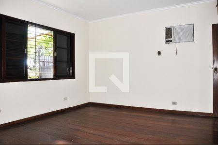 Casa à venda com 243m², 3 quartos e 3 vagasDetalhe - Quartos 01