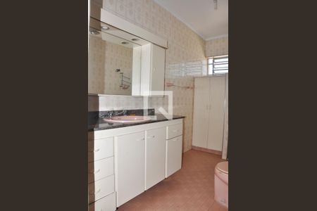 Casa à venda com 243m², 3 quartos e 3 vagasDetalhe - Banheiro Social