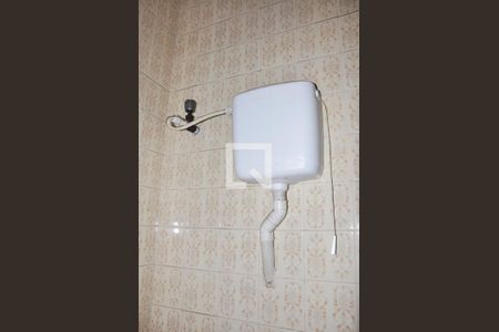 Casa à venda com 243m², 3 quartos e 3 vagasDetalhe - Banheiro da Área de Serviço