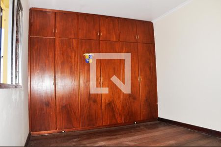 Casa à venda com 243m², 3 quartos e 3 vagasDetalhe - Quartos 02