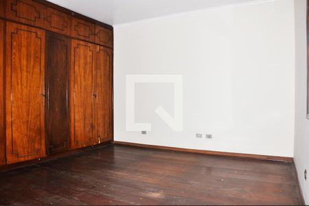 Casa à venda com 243m², 3 quartos e 3 vagasDetalhe - Quartos 01