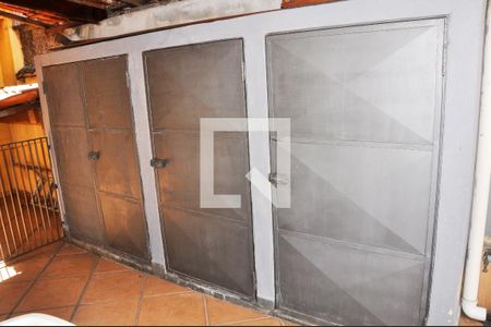 Casa à venda com 243m², 3 quartos e 3 vagasDetalhe - Varanda