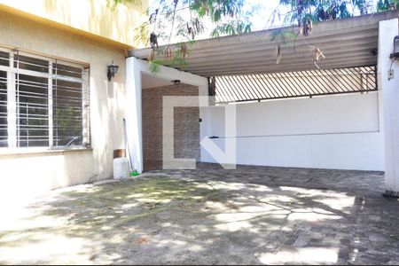 Casa à venda com 243m², 3 quartos e 3 vagasGaragem
