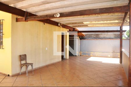 Casa à venda com 243m², 3 quartos e 3 vagasDetalhe - Varanda