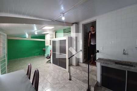 Casa à venda com 178m², 3 quartos e 3 vagas Casa à venda com 178m², 3 quartos e 3 vagasÁrea comum