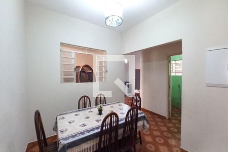 Casa à venda com 178m², 3 quartos e 3 vagas Casa à venda com 178m², 3 quartos e 3 vagasCopa