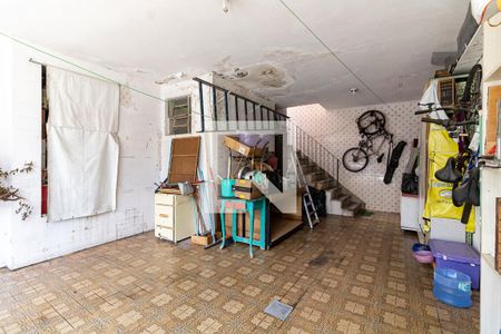 Casa à venda com 300m², 6 quartos e 4 vagas Casa à venda com 300m², 6 quartos e 4 vagasGaragem das Casas 2 e 3