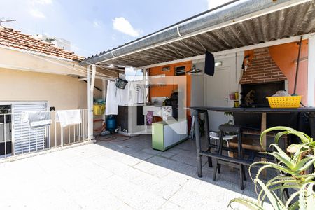 Casa à venda com 300m², 6 quartos e 4 vagas Casa à venda com 300m², 6 quartos e 4 vagasTerraço