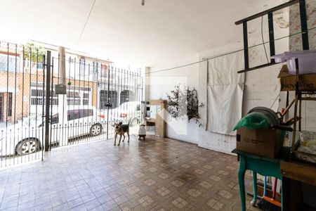 Casa à venda com 300m², 6 quartos e 4 vagas Casa à venda com 300m², 6 quartos e 4 vagasGaragem das Casas 2 e 3