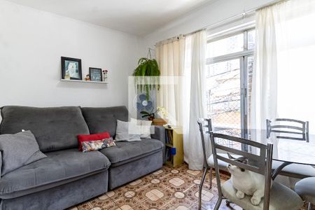 Casa à venda com 300m², 6 quartos e 4 vagas Casa à venda com 300m², 6 quartos e 4 vagasSala da Casa 2