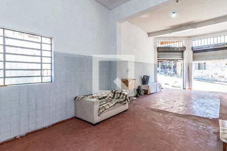 Casa à venda com 300m², 6 quartos e 4 vagas Casa à venda com 300m², 6 quartos e 4 vagasSalão