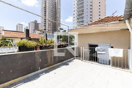 Casa à venda com 300m², 6 quartos e 4 vagas Casa à venda com 300m², 6 quartos e 4 vagasTerraço