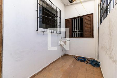 Casa à venda com 300m², 6 quartos e 4 vagas Casa à venda com 300m², 6 quartos e 4 vagasLavanderia da Casa 3