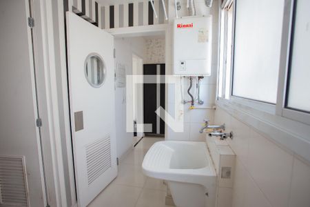 Apartamento à venda com 110m², 3 quartos e 2 vagas Apartamento à venda com 110m², 3 quartos e 2 vagasÁREA DE SERVIÇO