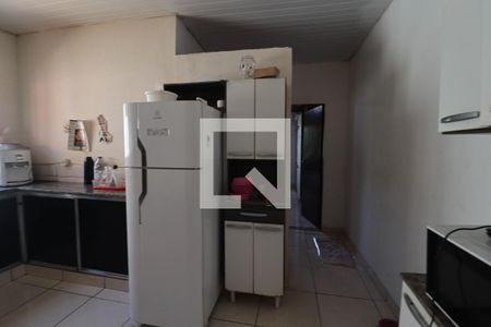 Casa à venda com 277m², 2 quartos e 2 vagasCozinha e Área de Serviço