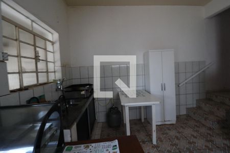 Casa à venda com 277m², 2 quartos e 2 vagasEdícula