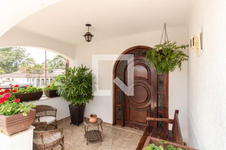 Casa à venda com 450m², 3 quartos e 6 vagas Casa à venda com 450m², 3 quartos e 6 vagasEntrada