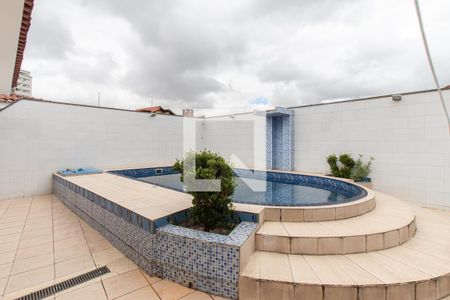 Casa à venda com 450m², 3 quartos e 6 vagas Casa à venda com 450m², 3 quartos e 6 vagasPiscina