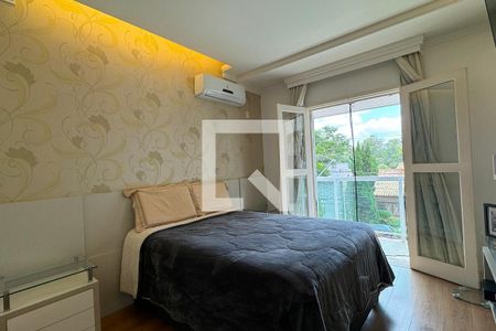 Casa de condomínio à venda com 271m², 4 quartos e 4 vagasSuíte 4