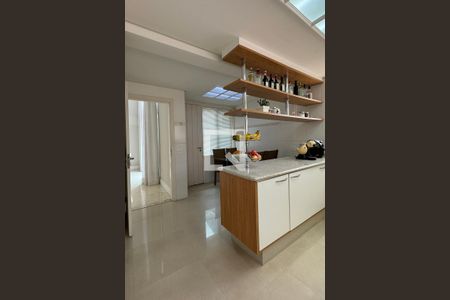 Casa de condomínio à venda com 271m², 4 quartos e 4 vagasCozinha