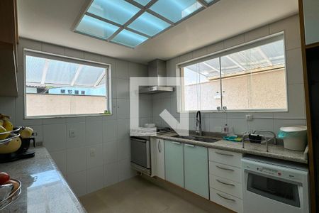 Casa de condomínio à venda com 271m², 4 quartos e 4 vagasCozinha