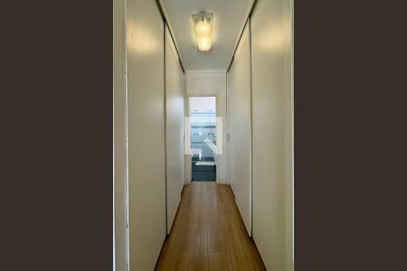 Casa de condomínio à venda com 271m², 4 quartos e 4 vagasCloset da suíte 4