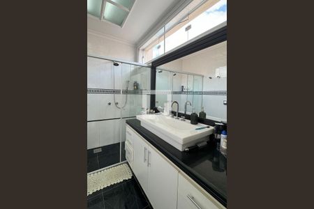 Casa de condomínio à venda com 271m², 4 quartos e 4 vagasBanheiro da Suíte 4