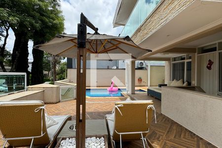 Casa de condomínio à venda com 271m², 4 quartos e 4 vagasPiscina