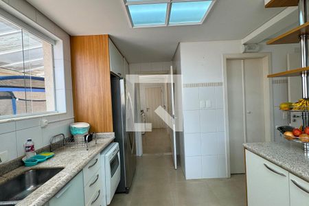 Casa de condomínio à venda com 271m², 4 quartos e 4 vagasCozinha