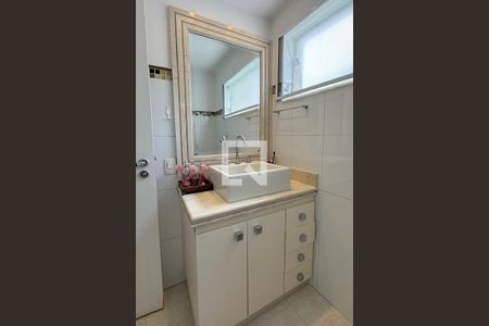 Casa de condomínio à venda com 271m², 4 quartos e 4 vagasBanheiro da Suíte 3