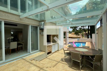 Casa de condomínio à venda com 271m², 4 quartos e 4 vagasChurrasqueira