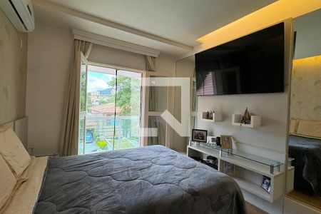 Casa de condomínio à venda com 271m², 4 quartos e 4 vagasSuíte 4