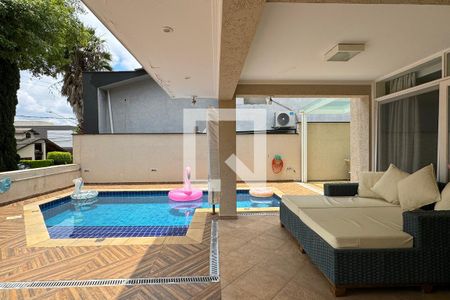 Casa de condomínio à venda com 271m², 4 quartos e 4 vagasPiscina
