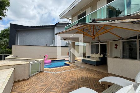 Casa de condomínio à venda com 271m², 4 quartos e 4 vagasPiscina