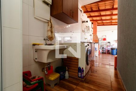 Casa à venda com 140m², 3 quartos e 3 vagas Casa à venda com 140m², 3 quartos e 3 vagasÁrea de Serviço