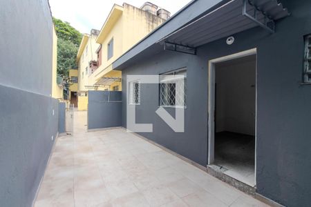 Casa para alugar com 90m², 2 quartos e sem vaga Casa para alugar com 90m², 2 quartos e sem vagaQuintal e Área de Serviço