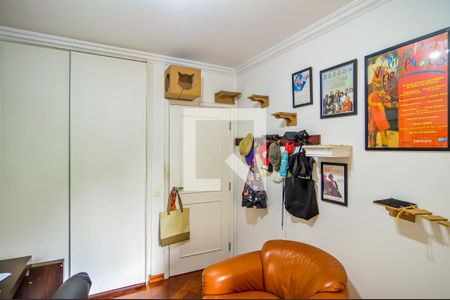 Apartamento à venda com 202m², 4 quartos e 3 vagasQuarto 2