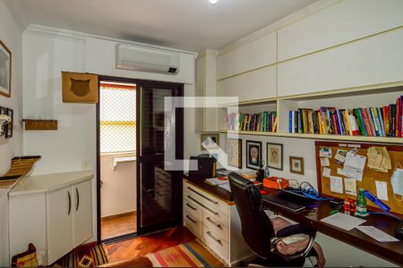 Apartamento à venda com 202m², 4 quartos e 3 vagasQuarto 2
