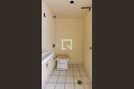 Casa para alugar com 130m², 2 quartos e 1 vaga Casa para alugar com 130m², 2 quartos e 1 vagaBanheiro de Serviço