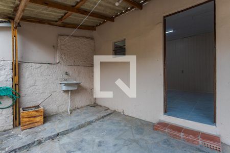 Casa à venda com 100m², 3 quartos e 5 vagas Casa à venda com 100m², 3 quartos e 5 vagasÁrea de Serviço