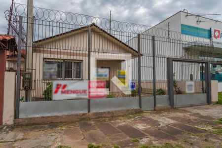 Casa à venda com 100m², 3 quartos e 5 vagas Casa à venda com 100m², 3 quartos e 5 vagasFachada