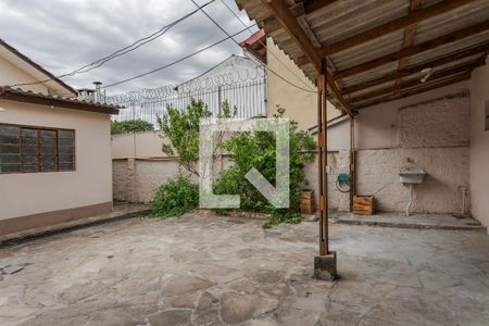 Casa à venda com 100m², 3 quartos e 5 vagas Casa à venda com 100m², 3 quartos e 5 vagasÁrea de Serviço