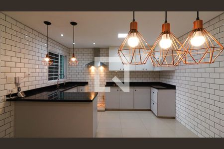 Casa para alugar com 130m², 2 quartos e 1 vagaCozinha