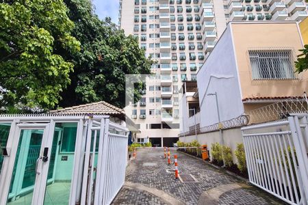 Apartamento à venda com 63m², 2 quartos e 1 vagaFachada do Condomínio